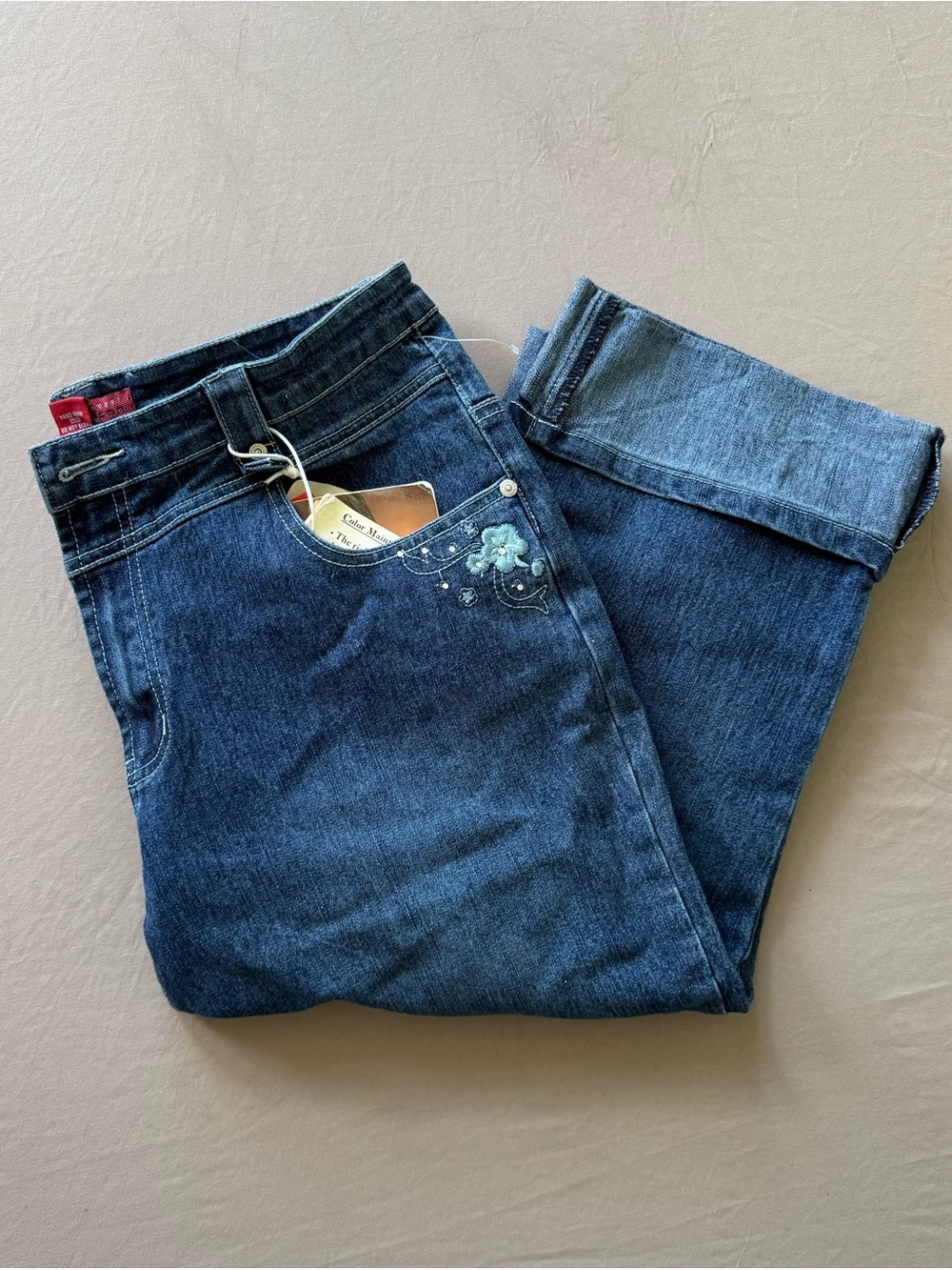 Vintage Cosmopolitan embroidered floral Capri jeans